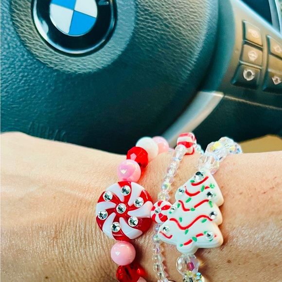 Christmas Holiday Bling Peppermint Bracelet Jewelry - Picture 1 of 2
